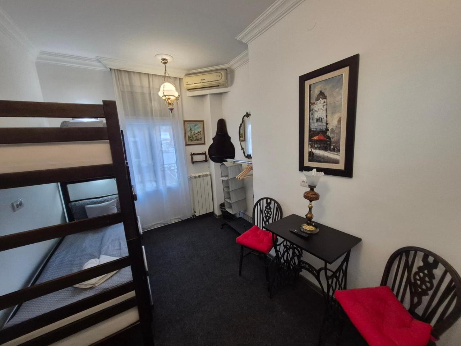 Authentic Belgrade Centre Hostel - Only Private Rooms Exterior foto